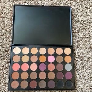 Morphe eye shadow palette
